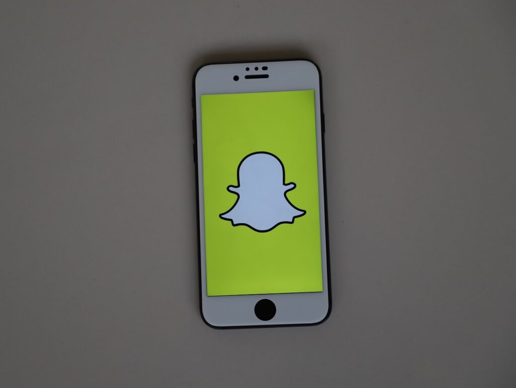 Snapchat et ses émojis mystérieux : guide pour les aficionados de la tech